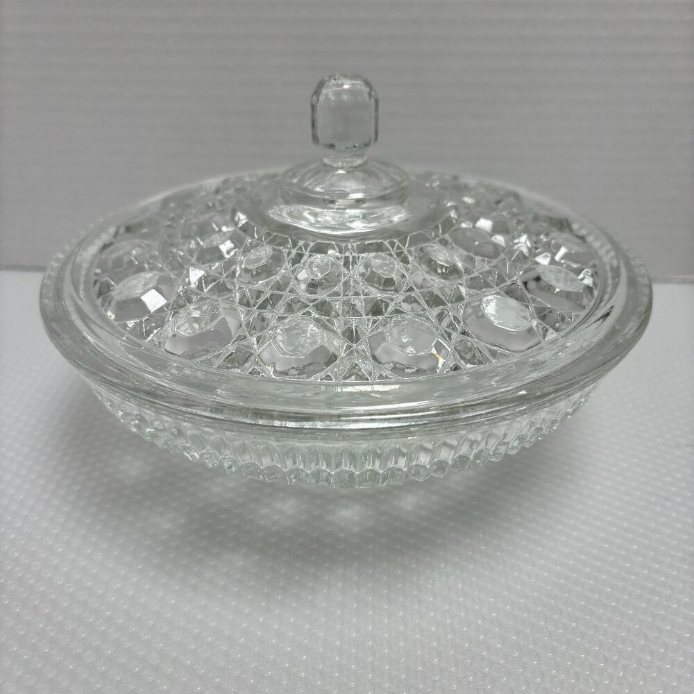 Indiana Glass Windsor Clear Glass 7-1/2" Bowl with Lid